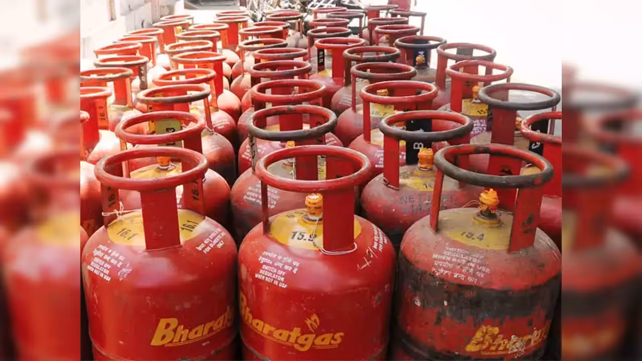 ಗುಡ್ ನ್ಯೂಸ್, ಇಂದಿನಿಂದ ಎಲ್‌ಪಿಜಿ ಸಿಲಿಂಡರ್ ಬೆಲೆ ಇಳಿಕೆ, ನಿಮ್ಮ ನಗರದಲ್ಲಿ ಎಷ್ಟಾಗಿದೆ ದರ?