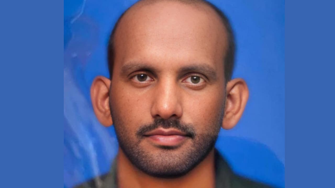 പള്ളിയിൽ നിസ്കരിക്കാൻ പോയ പ്രവാസി മലയാളി ഹൃദയാഘാതം മൂലം മരിച്ചു പള്ളിയിൽ നിസ്കരിക്കാൻ പോയ പ്രവാസി മലയാളി ഹൃദയാഘാതം മൂലം മരിച്ചു