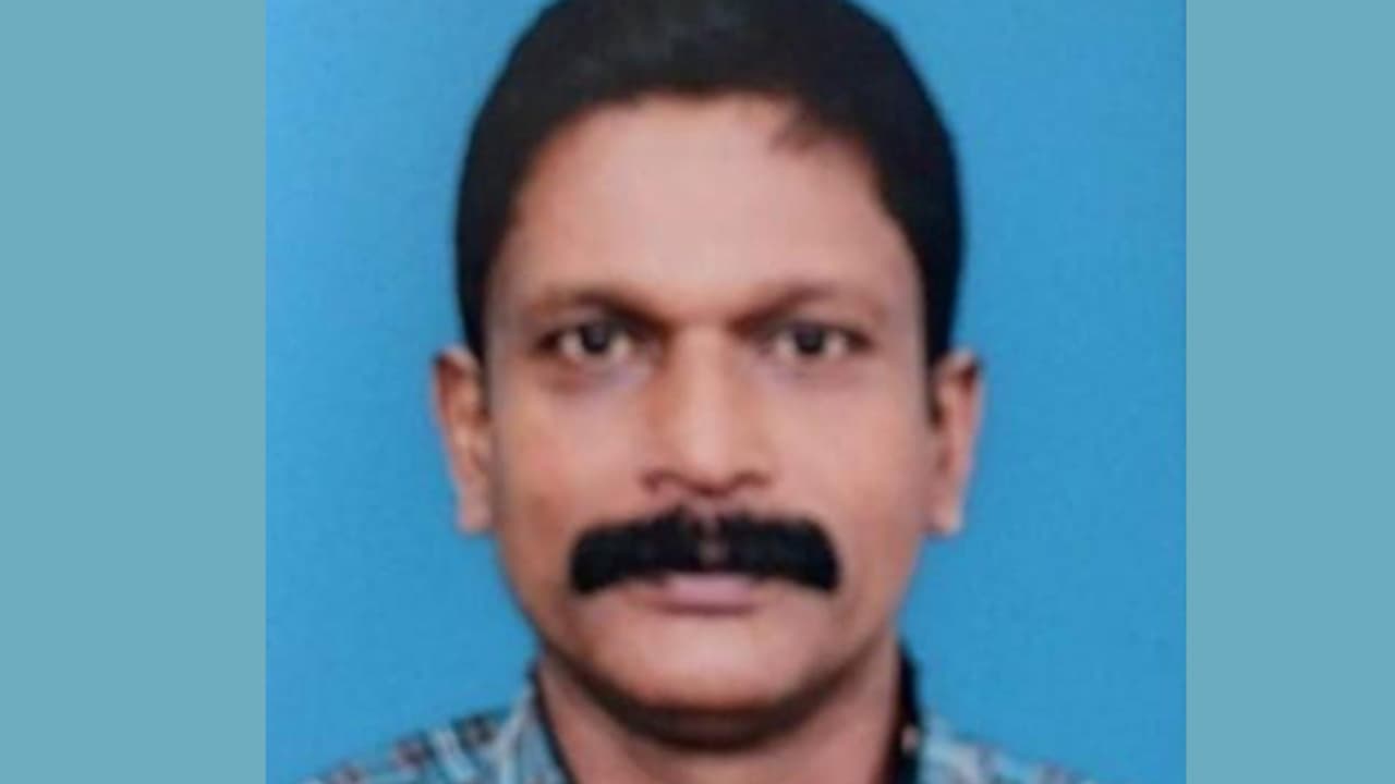 ഹൃദയാഘാതം; പ്രവാസി മലയാളി കുവൈത്തിൽ മരിച്ചു ഹൃദയാഘാതം; പ്രവാസി മലയാളി കുവൈത്തിൽ മരിച്ചു