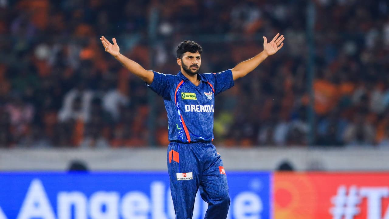 ആദ്യ 5 പന്തുകളും വൈഡ്,ഐപിഎൽ ചരിത്രത്തിലെ ദൈര്ഘ്യമേറിയ ഓവർ, നാണക്കേടിന്റെ റെക്കോർഡിട്ട് ഷാര്ദ്ദുൽ താക്കൂർ ആദ്യ 5 പന്തുകളും വൈഡ്,ഐപിഎൽ ചരിത്രത്തിലെ ദൈര്ഘ്യമേറിയ ഓവർ, നാണക്കേടിന്റെ റെക്കോർഡിട്ട് ഷാര്ദ്ദുൽ താക്കൂർ