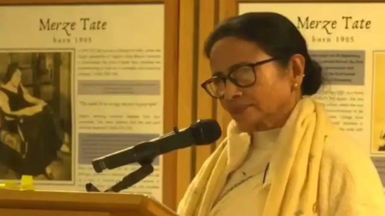 Mamata Banerjee heckled by protesting students at Oxford event, responds with 'Bengal tiger' jibe (WATCH) Mamata Banerjee heckled by protesting students at Oxford event, responds with 'Bengal tiger' jibe (WATCH)
