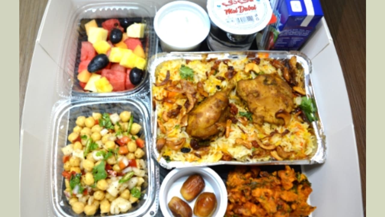 ഇഫ്താർ ഭക്ഷണം എല്ലാവർക്കും; വിശുദ്ധ മാസത്തിൽ കാരുണ്യക്കടലായി കുവൈത്ത്