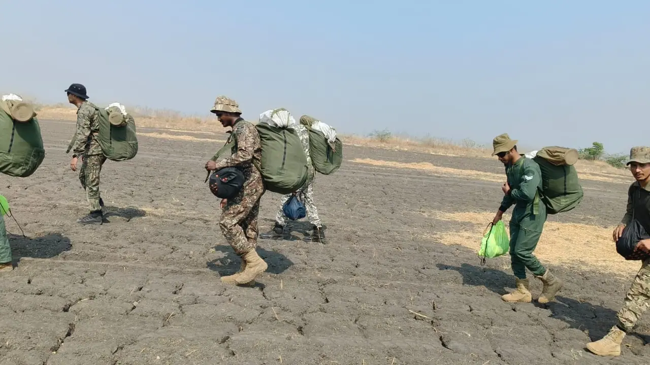 காஷ்மீர் நோக்கி படையெடுக்கும் பாகிஸ்தான் இராணுவம்!