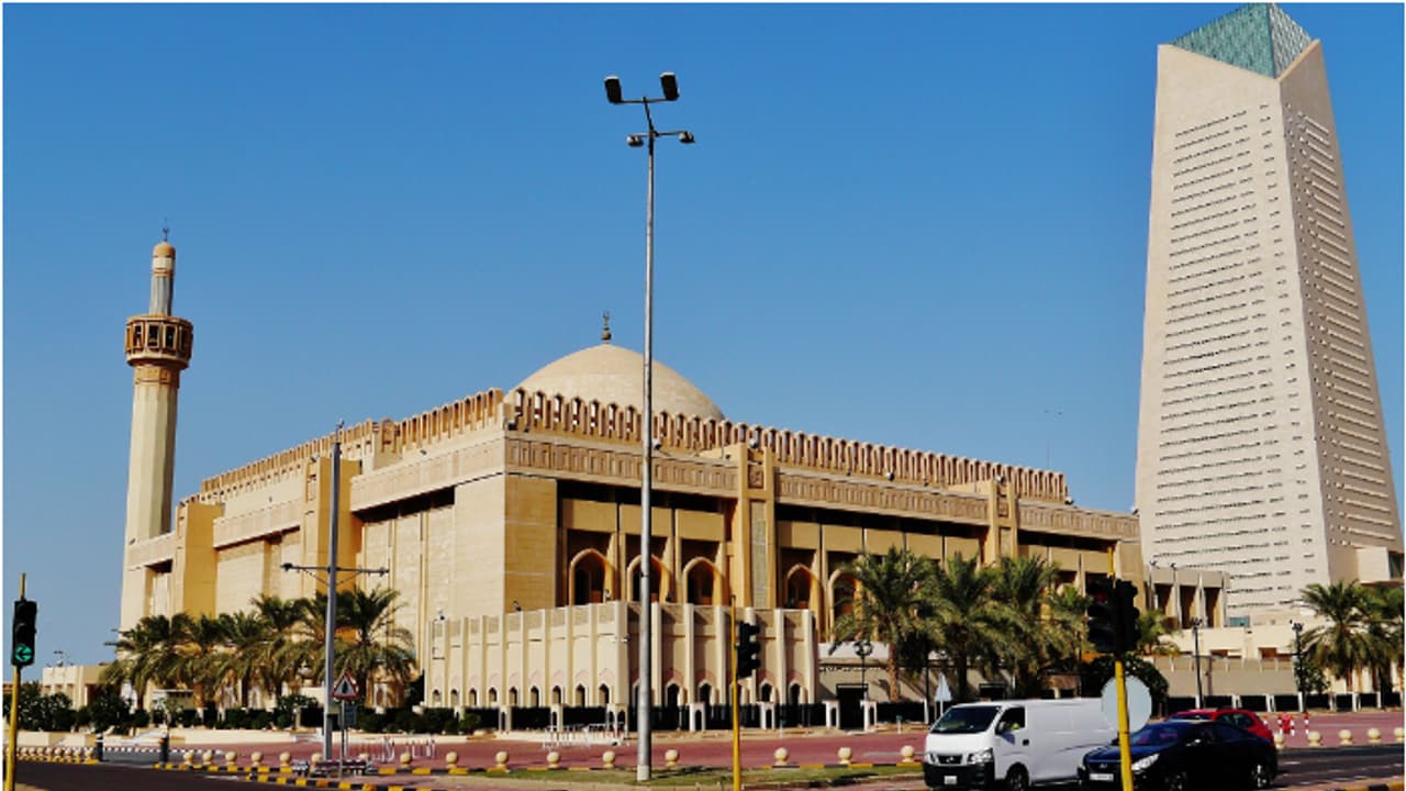 റമദാന്‍റെ 27 ാം രാവിൽ കുവൈത്ത് ഗ്രാൻഡ് മോസ്കിൽ ഒത്തുകൂടിയത് പതിനായിരക്കണക്കിന് വിശ്വാസികൾ 