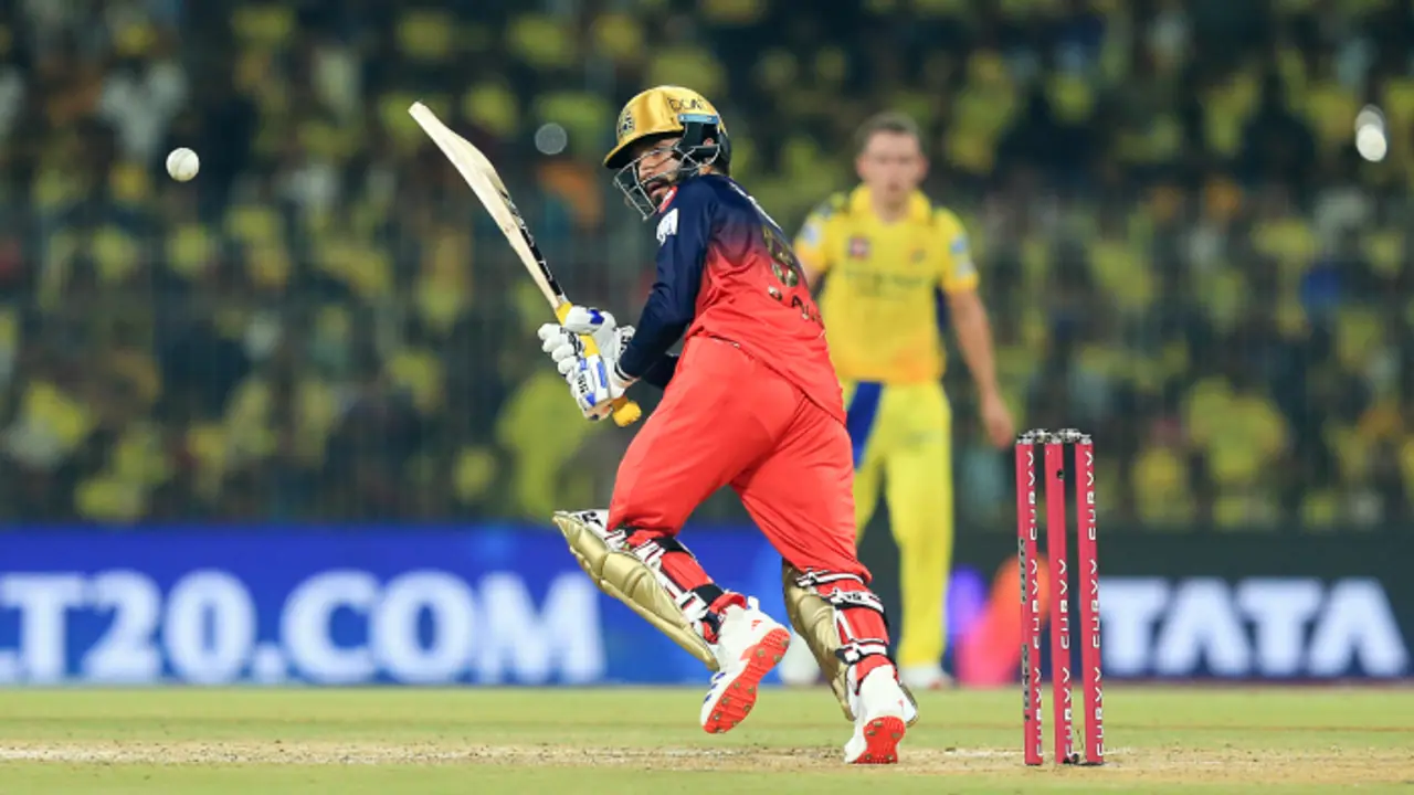 ഐപിഎല്: പട നയിച്ച് പാട്ടീദാര്, ചെന്നൈക്കെതിരെ ആര് സി ബിക്ക് മികച്ച സ്കോര് ഐപിഎല്: പട നയിച്ച് പാട്ടീദാര്, ചെന്നൈക്കെതിരെ ആര് സി ബിക്ക് മികച്ച സ്കോര്