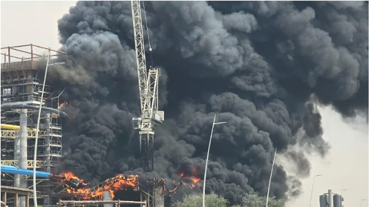 അബുദാബി യാസ് ഐലന്‍ഡില്‍ നിര്‍മ്മാണ സ്ഥലത്ത് തീപിടിത്തം