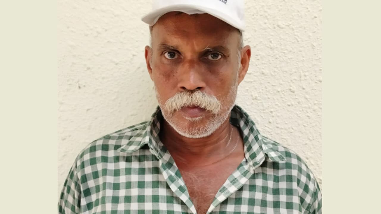 പോക്സോ കേസിൽ 4 ജീവപര്യന്തം ശിക്ഷ, പരോളിലിറങ്ങി 13 കാരനെ ലൈംഗികമായി പീഡിപ്പിച്ചു; 55 കാരന് 5 വർഷം തടവ് പോക്സോ കേസിൽ 4 ജീവപര്യന്തം ശിക്ഷ, പരോളിലിറങ്ങി 13 കാരനെ ലൈംഗികമായി പീഡിപ്പിച്ചു; 55 കാരന് 5 വർഷം തടവ്