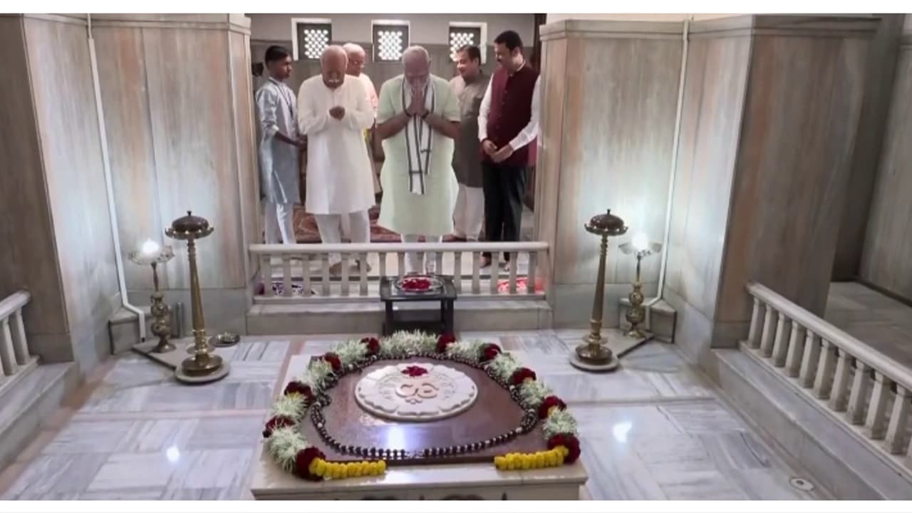 പ്രധാനമന്ത്രി മോദി നാ​ഗ്പൂരിലെ ആർഎസ്എസ് ആസ്ഥാനത്ത്; പ്രധാനമന്ത്രിയായതിന് ശേഷം ആദ്യസന്ദർശനം