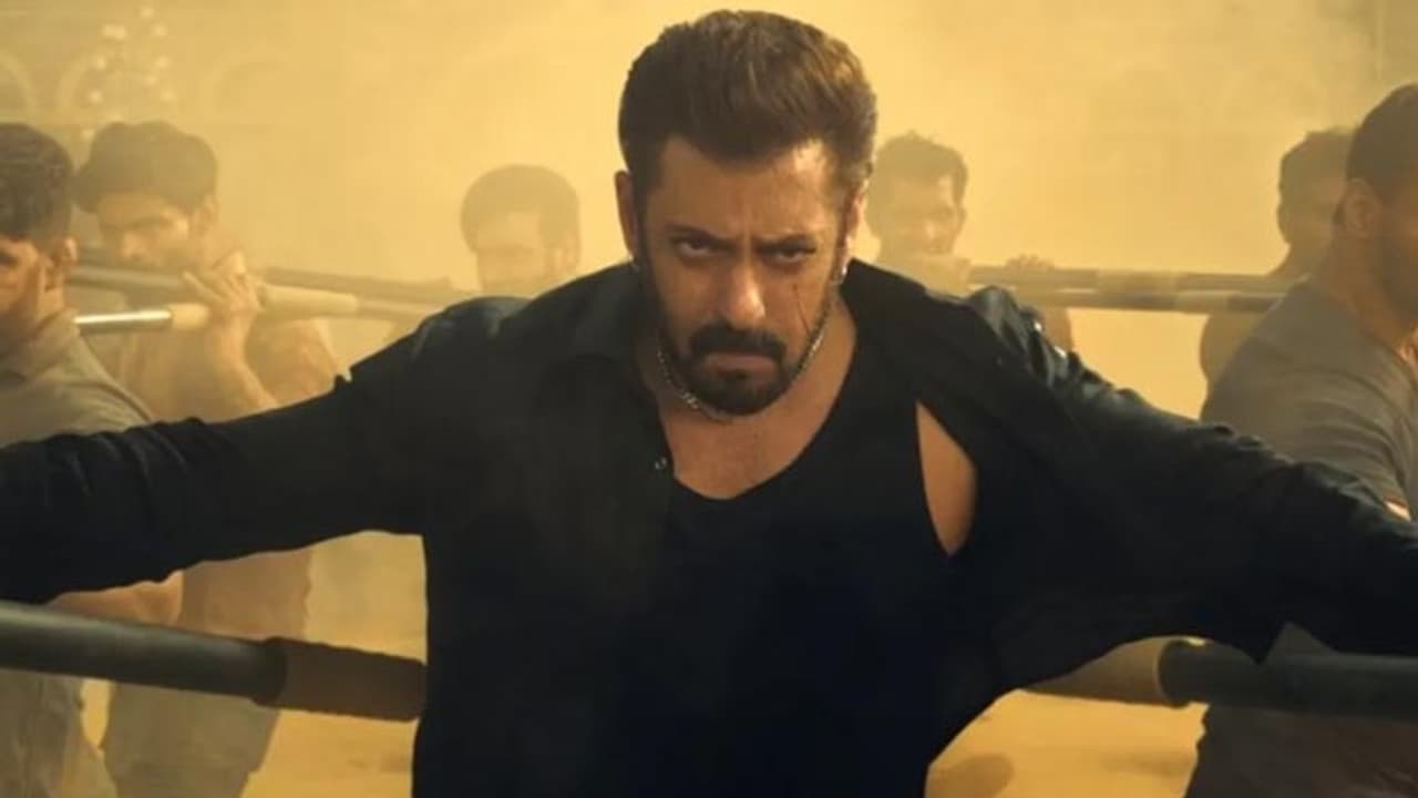 റിലീസിന് മുൻപേ സല്മാന്റെ 'സിക്കന്ദർ' ഓണ്ലൈനില് ചോർന്നു; പ്രതികരണവുമായി ആരാധകർ റിലീസിന് മുൻപേ സല്മാന്റെ 'സിക്കന്ദർ' ഓണ്ലൈനില് ചോർന്നു; പ്രതികരണവുമായി ആരാധകർ