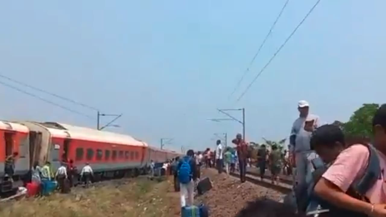 ಬೆಂಗಳೂರು ಕಾಮಾಕ್ಯ ಎಕ್ಸ್‌ಪ್ರೆಸ್ ಪ್ರಯಾಣಿಕ ರೈಲು ಅವಘಡ, ಹಳಿ ತಪ್ಪಿ ಹಲವರಿಗೆ ಗಂಭೀರ ಗಾಯ