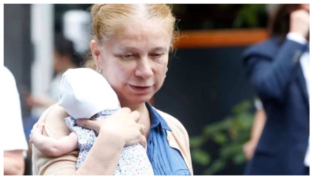 മൂത്തമകന് 46, ഇളയ കുട്ടിക്ക് രണ്ട് വയസ്, 66 കാരിയായ അമ്മ പത്താമത്തെ മകന് ജന്മം നല്‍കി !