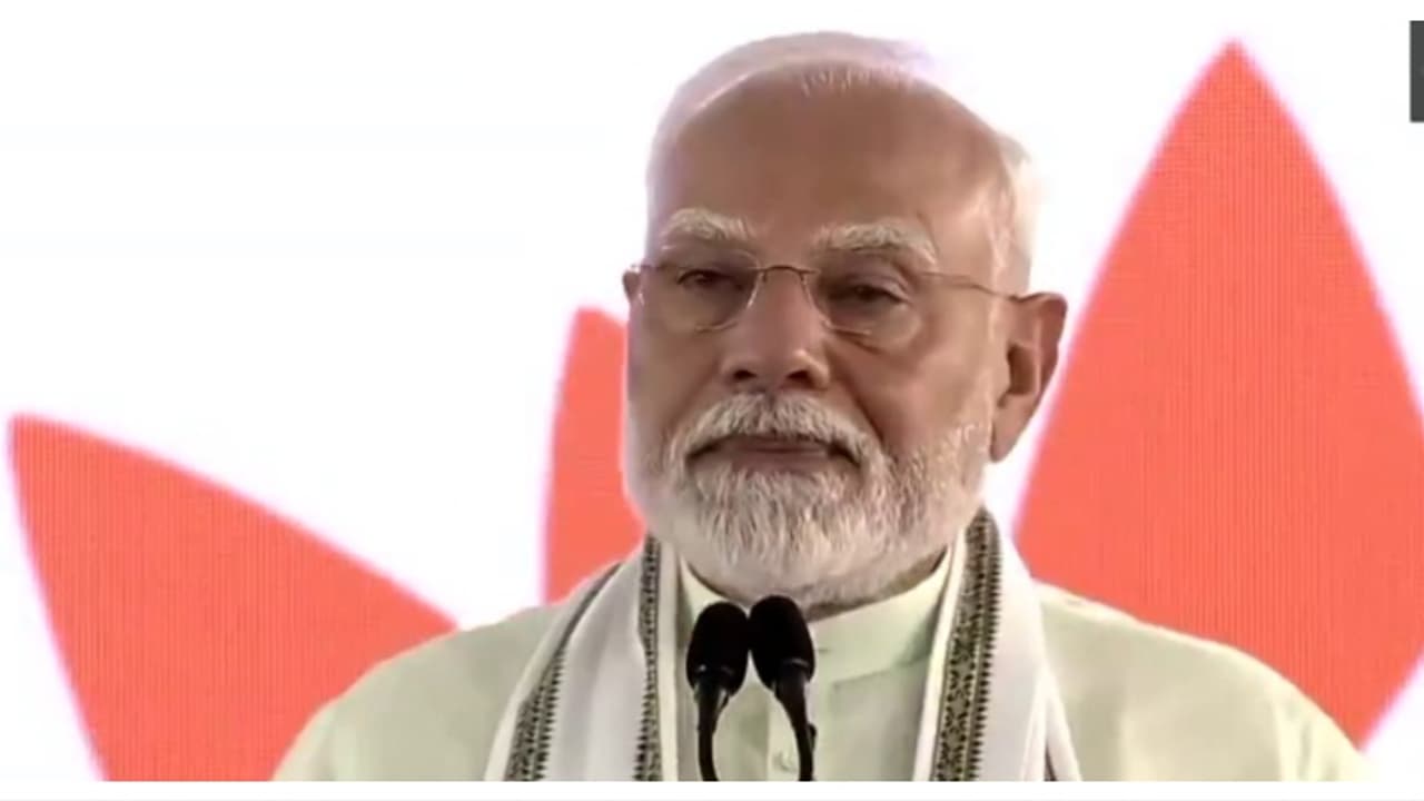 മലയാളത്തിൽ വിഷു ആശംസ; ഹനുമാൻ കൈൻഡിനെയും ജോബി മാത്യുവിനെയും മൻ കീ ബാത്തിൽ പ്രശംസിച്ച് മോദി