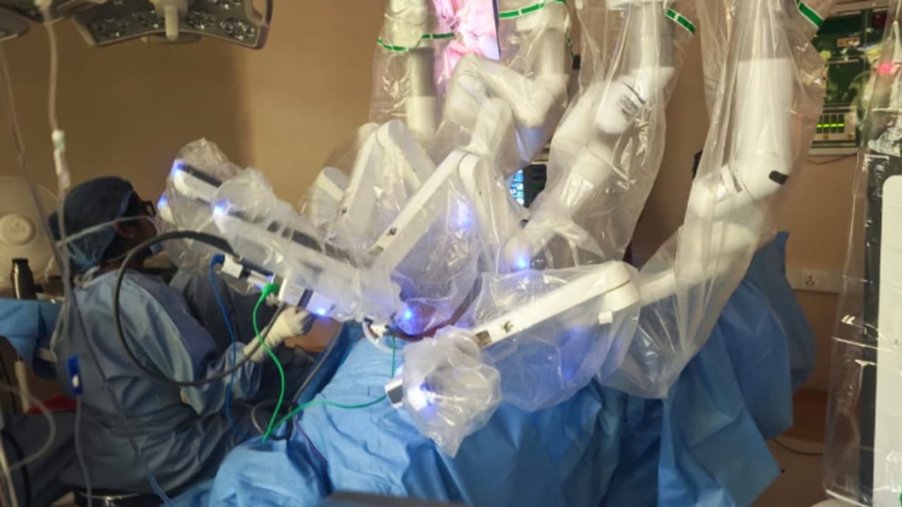 അഭിമാന നേട്ടം; സർക്കാർ മേഖലയിൽ ആദ്യമായി കാൻസറിന് റോബോട്ടിക് പീഡിയാട്രിക് സർജറി, 3 വയസുകാരന് പുതുജീവൻ