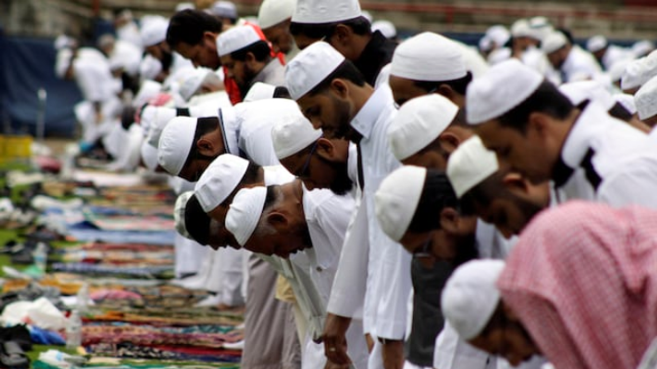 ரம்ஜான் பண்டிகை கொண்டாட்டம்: தமிழக மசூதிகளில் சிறப்பு தொழுகை!