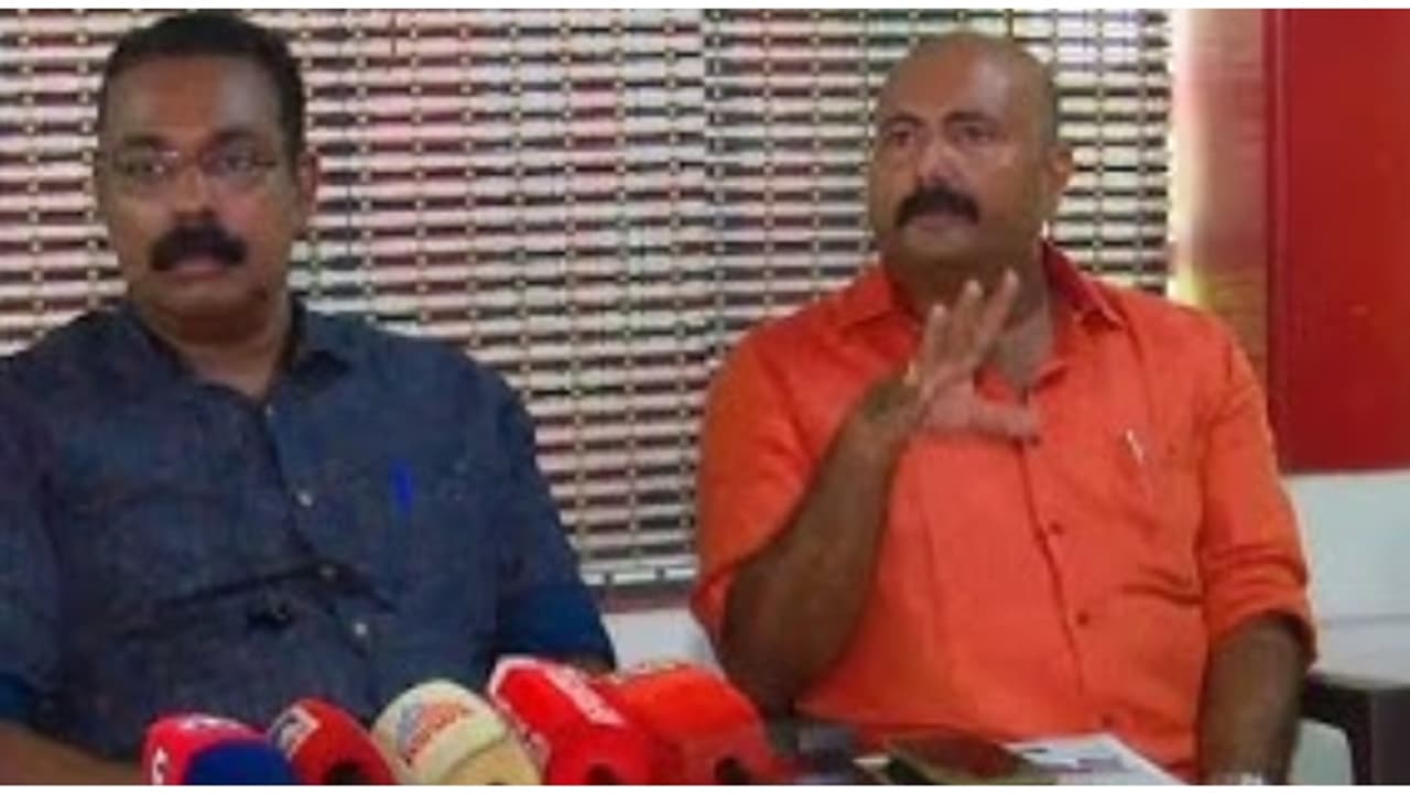 നേതൃത്വം വടിയെടുത്തു, ലഹരി മാഫിയക്ക് നഗരസഭാ അധ്യക്ഷയുടെ ഒത്താശയെന്ന ആരോപണം പരസ്യമായി പിൻവലിച്ച് സിപിഎം കൗൺസിലർ നേതൃത്വം വടിയെടുത്തു, ലഹരി മാഫിയക്ക് നഗരസഭാ അധ്യക്ഷയുടെ ഒത്താശയെന്ന ആരോപണം പരസ്യമായി പിൻവലിച്ച് സിപിഎം കൗൺസിലർ