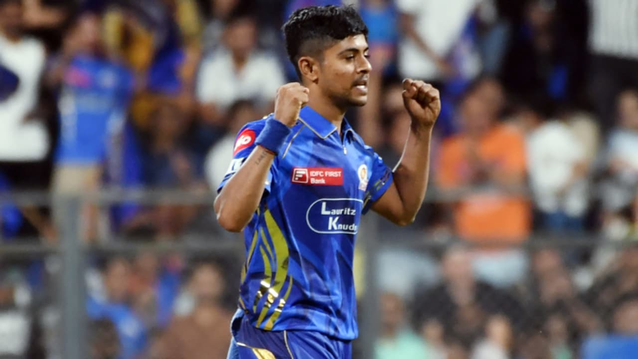 'ഞാനായിരുന്നെങ്കില് അവന് 5 വിക്കറ്റ് തികയ്ക്കാന് അവസരം നല്കുമായിരുന്നു', വിമർശനവുമായി ഹര്ഭജന് 'ഞാനായിരുന്നെങ്കില് അവന് 5 വിക്കറ്റ് തികയ്ക്കാന് അവസരം നല്കുമായിരുന്നു', വിമർശനവുമായി ഹര്ഭജന്