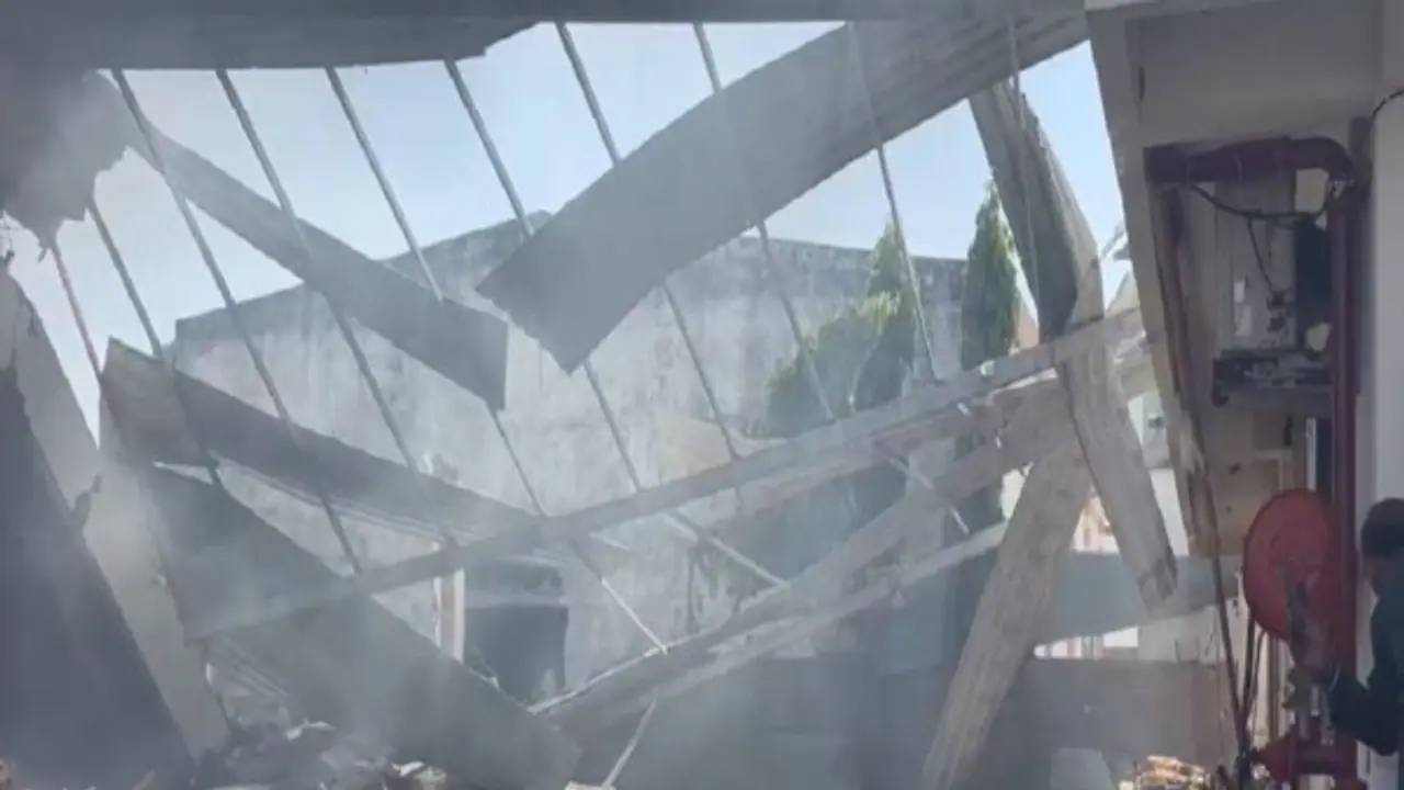 Gujarat firecracker godown explosion death toll rises to 21, victims mostly from Madhya Pradesh