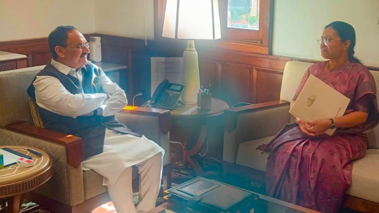 അനബോളിക് സ്റ്റിറോയ്ഡുകളടക്കം ഓൺലൈനിൽ വിൽപ്പന; നടപടി സ്വീകരിക്കണമെന്ന് കേന്ദ്ര മന്ത്രിയോട് മന്ത്രി വീണാ ജോർജ് അനബോളിക് സ്റ്റിറോയ്ഡുകളടക്കം ഓൺലൈനിൽ വിൽപ്പന; നടപടി സ്വീകരിക്കണമെന്ന് കേന്ദ്ര മന്ത്രിയോട് മന്ത്രി വീണാ ജോർജ്