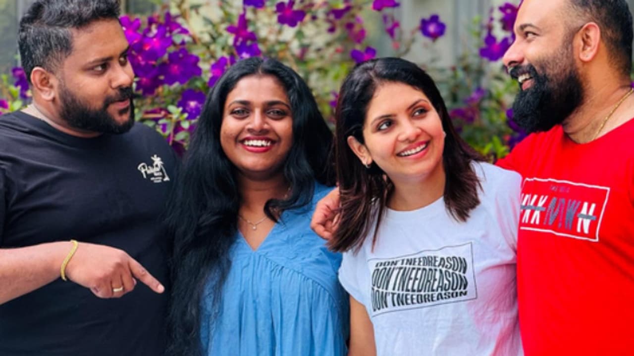 'ഒന്നിച്ച് വളർന്നവർക്കൊപ്പമുള്ള യാത്ര' മൂന്നാറിൽ അവധിക്കാലം ആഘോഷിച്ച് ഗായത്രി അരുൺ