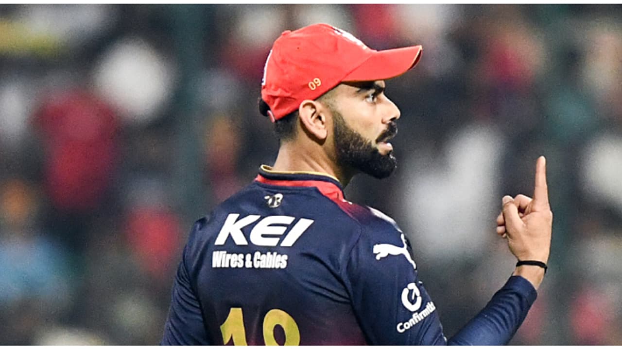 ഫീൽഡിംഗിനിടെ കോലിയ്ക്ക് പരിക്ക്; സ്ഥിതി ഗുരുതരമാണോ? അപ്ഡേറ്റ് പങ്കുവെച്ച് ആര്സിബി കോച്ച് ഫീൽഡിംഗിനിടെ കോലിയ്ക്ക് പരിക്ക്; സ്ഥിതി ഗുരുതരമാണോ? അപ്ഡേറ്റ് പങ്കുവെച്ച് ആര്സിബി കോച്ച്