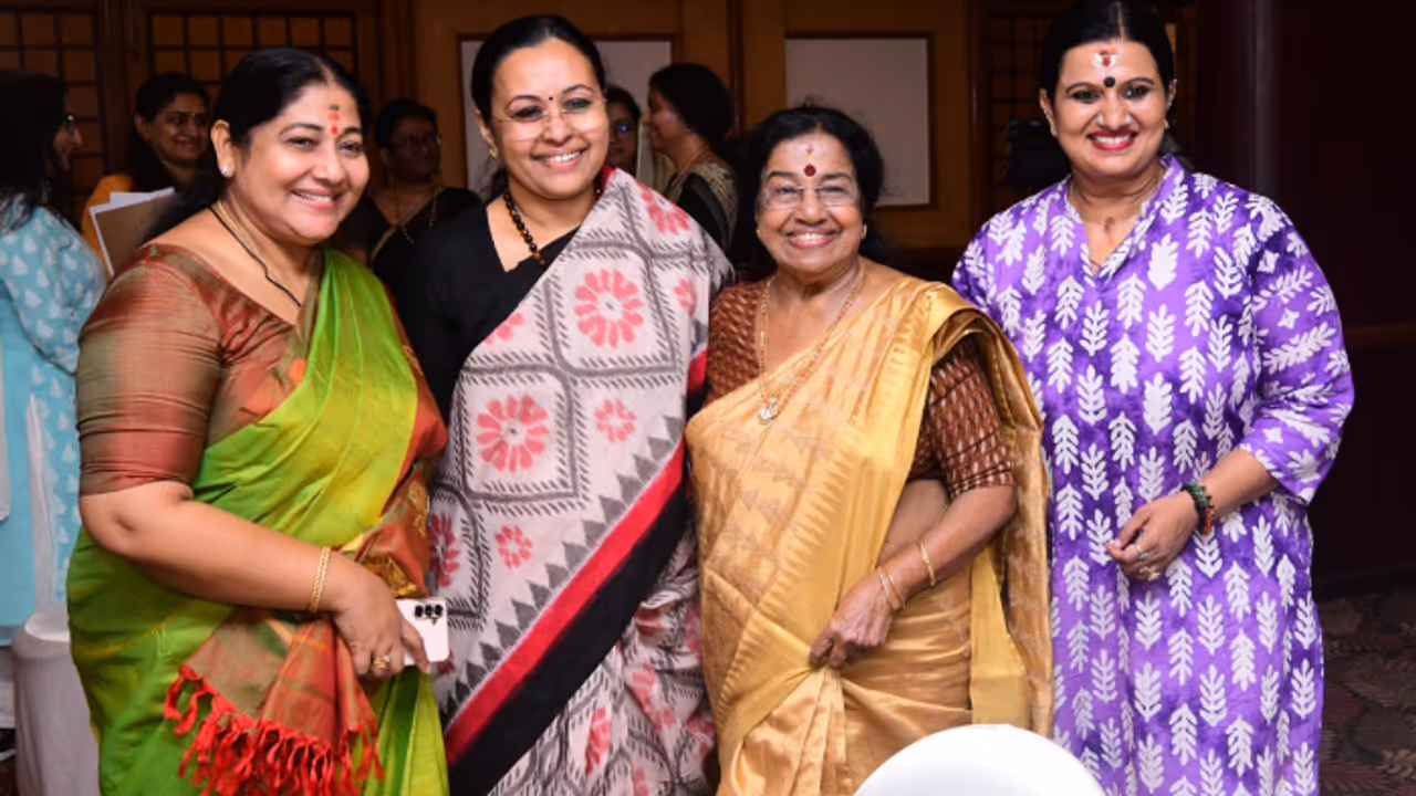 'ക്യാമറയ്ക്ക് മുന്നിലും പുറകിലും കൂടുതല്‍ സ്ത്രീകള്‍ എത്തണം, ചലച്ചിത്ര മേഖല സ്ത്രീ സുരക്ഷിതവും സൗഹൃദവുമാകണം',