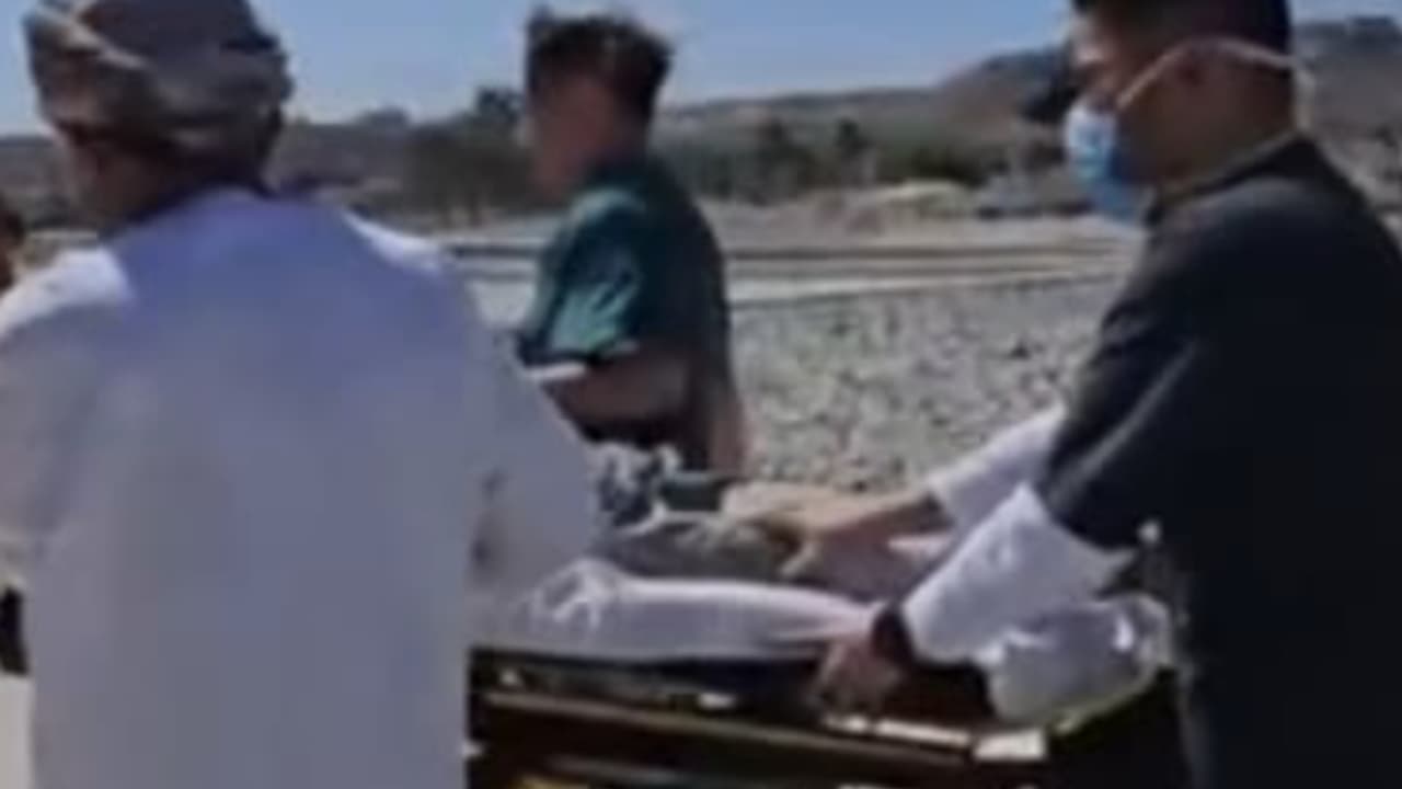 ഒമാനിൽ പർവതാരോഹണത്തിനിടെ താഴേക്ക് വീണ് വിനോദസഞ്ചാരിക്ക് പരിക്കേറ്റു ഒമാനിൽ പർവതാരോഹണത്തിനിടെ താഴേക്ക് വീണ് വിനോദസഞ്ചാരിക്ക് പരിക്കേറ്റു