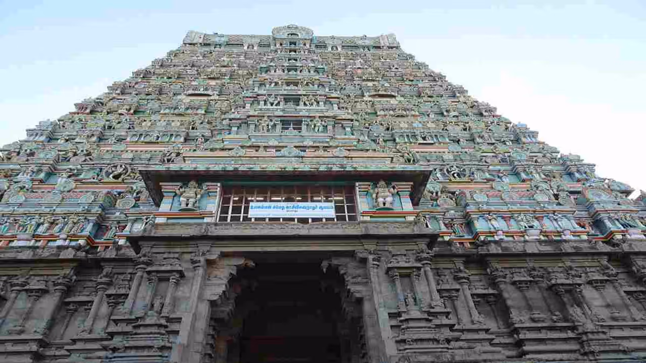 தென்காசி காசி விஸ்வநாதர் கோவில் கும்பாபிஷேகத்துக்கு இடைக்காலத் தடை! என்ன காரணம்? தென்காசி காசி விஸ்வநாதர் கோவில் கும்பாபிஷேகத்துக்கு இடைக்காலத் தடை! என்ன காரணம்?