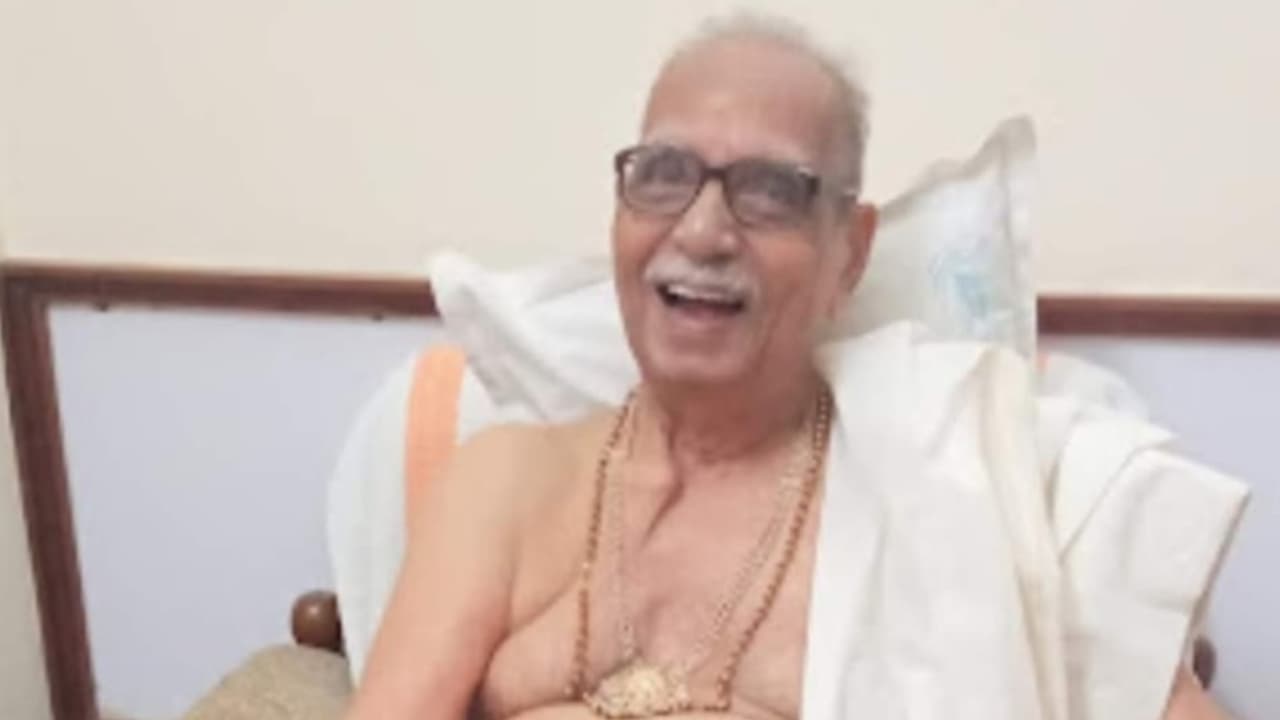 കോഴിക്കോട് സാമൂതിരി കെ സി ഉണ്ണിയനുജൻ രാജ അന്തരിച്ചു കോഴിക്കോട് സാമൂതിരി കെ സി ഉണ്ണിയനുജൻ രാജ അന്തരിച്ചു