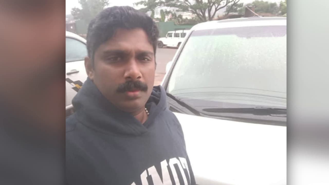 ലഹരി ഉപയോഗിക്കുന്ന വിവരം അന്വേഷിക്കാനെത്തിയ പൊലീസുകാരനെ കുത്തിവീഴ്ത്തി യുവാക്കൾ രക്ഷപ്പെട്ടു; സംഭവം കരമനയിൽ ലഹരി ഉപയോഗിക്കുന്ന വിവരം അന്വേഷിക്കാനെത്തിയ പൊലീസുകാരനെ കുത്തിവീഴ്ത്തി യുവാക്കൾ രക്ഷപ്പെട്ടു; സംഭവം കരമനയിൽ