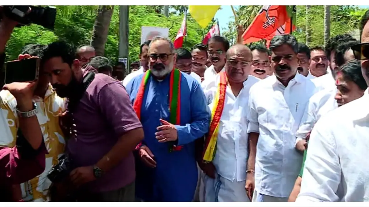 Kerala: Rajeev Chandrasekhar visits Munambam after passage of Waqf Amendment bill; inducts 50 new members 