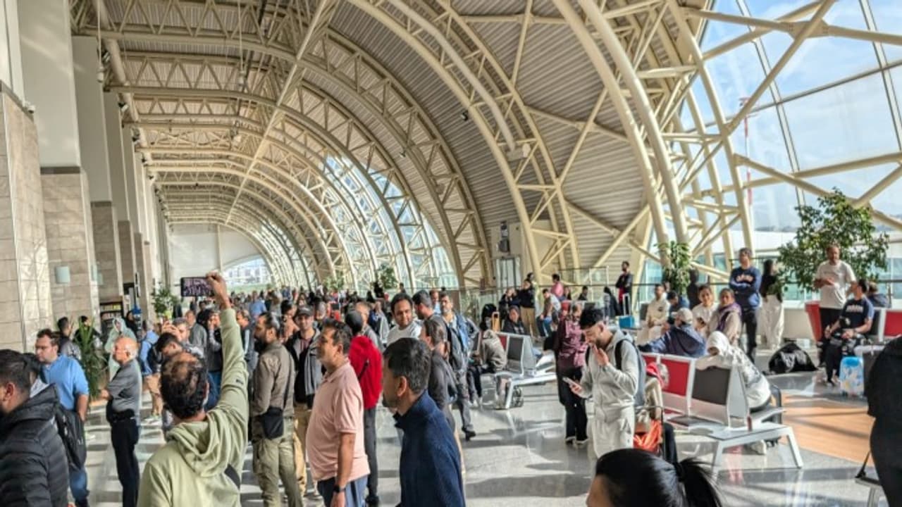 No food, one toilet: 30 hours on, 265 Mumbai bound flyers stuck in Turkey as their ordeal drags on (WATCH)