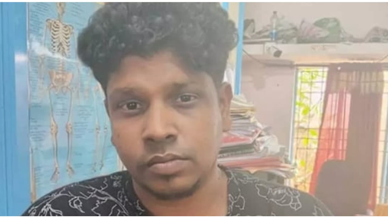 വാങ്ങിയവരെല്ലാം കുടുങ്ങും, രഹസ്യ വിവരം കിറുകൃത്യം, നെടുമങ്ങാട് നടത്തിയ പരിശോധനയിൽ എംഡിഎംഎയുമായി യുവാവ് പിടിയിൽ വാങ്ങിയവരെല്ലാം കുടുങ്ങും, രഹസ്യ വിവരം കിറുകൃത്യം, നെടുമങ്ങാട് നടത്തിയ പരിശോധനയിൽ എംഡിഎംഎയുമായി യുവാവ് പിടിയിൽ