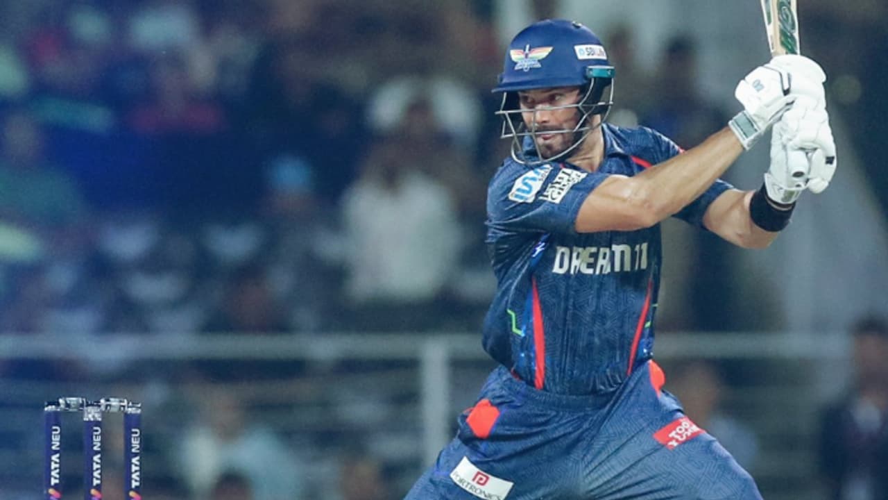 മാര്ക്രമിനും ബദോനിക്കും അര്ധ സെഞ്ചുറി, സമദിന്റെ വെടിക്കെട്ട്! രാജസ്ഥാനെതിരെ ലക്നൗവിന് മികച്ച സ്കോര് മാര്ക്രമിനും ബദോനിക്കും അര്ധ സെഞ്ചുറി, സമദിന്റെ വെടിക്കെട്ട്! രാജസ്ഥാനെതിരെ ലക്നൗവിന് മികച്ച സ്കോര്