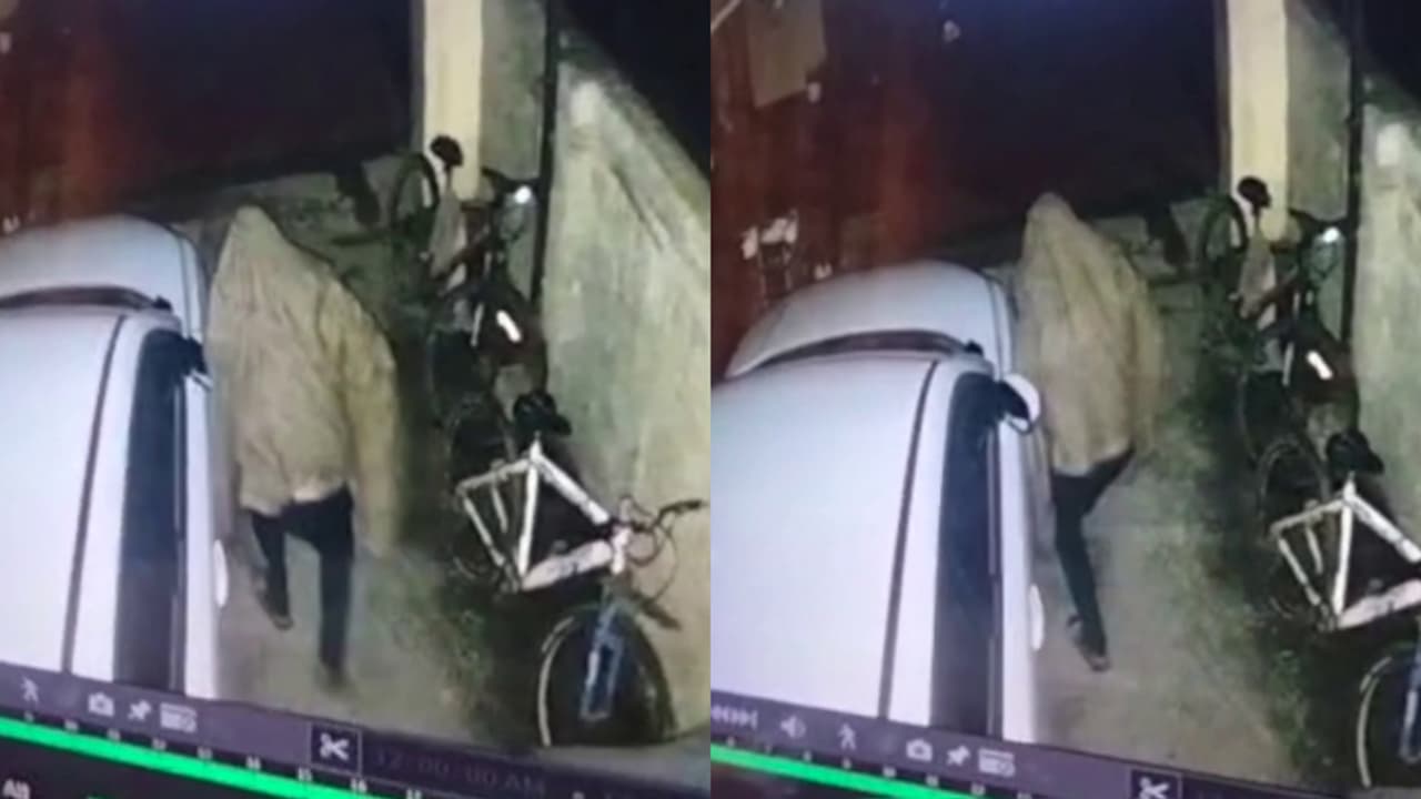 പാലക്കാട് വീട്ടിൽ വൻ മോഷണം; രാത്രിയിൽ വീടിന്റെ മുകള് നിലയിലെ ലോക്കര് തകര്ത്ത് 45 പവൻ സ്വര്ണം കവര്ന്നു പാലക്കാട് വീട്ടിൽ വൻ മോഷണം; രാത്രിയിൽ വീടിന്റെ മുകള് നിലയിലെ ലോക്കര് തകര്ത്ത് 45 പവൻ സ്വര്ണം കവര്ന്നു