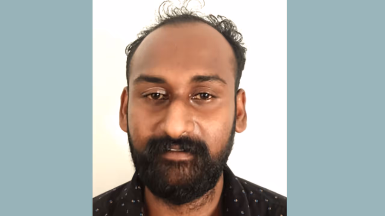 പാലുകാച്ച് വീട്ടിൽ അതിക്രമം, യുവാവിനെ വെട്ടി ഒളിവില് പോയ പ്രതി അറസ്റ്റില് പാലുകാച്ച് വീട്ടിൽ അതിക്രമം, യുവാവിനെ വെട്ടി ഒളിവില് പോയ പ്രതി അറസ്റ്റില്