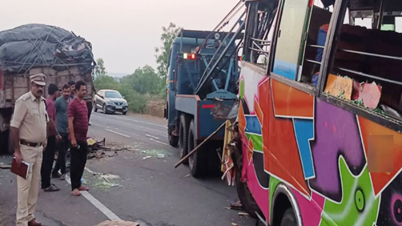 Karnataka: Five dead, 10 injured as van crashes into parked truck in Kalaburagi Karnataka: Five dead, 10 injured as van crashes into parked truck in Kalaburagi