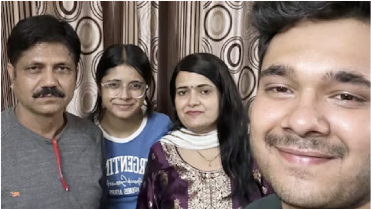 ജിമ്മിലെ വർക്കൗട്ട് കഴിഞ്ഞെത്തി ഭക്ഷണം കഴിച്ചു, സംസാരിച്ചിരിക്കുന്നതിനിടെ ഹൃദയാഘാതം, വിദ്യാർത്ഥി മരിച്ചു ജിമ്മിലെ വർക്കൗട്ട് കഴിഞ്ഞെത്തി ഭക്ഷണം കഴിച്ചു, സംസാരിച്ചിരിക്കുന്നതിനിടെ ഹൃദയാഘാതം, വിദ്യാർത്ഥി മരിച്ചു