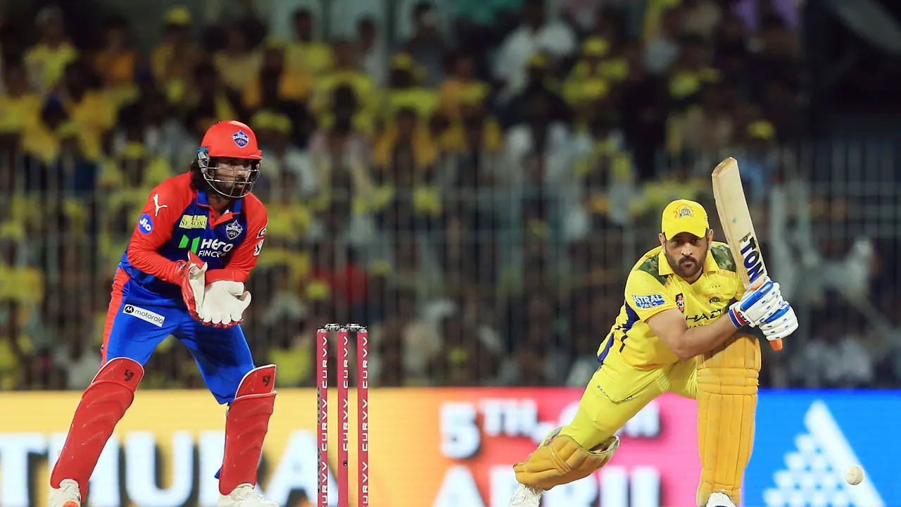 தோனியை காட்டி ரசிகர்களை ஏமாற்றி பணம் சம்பாதிக்கும் சிஎஸ்கே? வியாபார யுக்தி இதுதான்! தோனியை காட்டி ரசிகர்களை ஏமாற்றி பணம் சம்பாதிக்கும் சிஎஸ்கே? வியாபார யுக்தி இதுதான்!