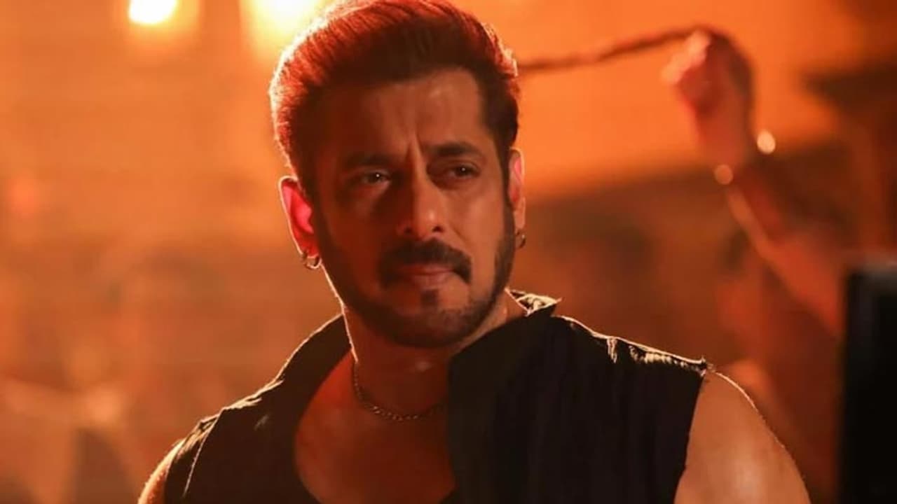 'ഈ ദുഃഖസമയത്ത് താൽക്കാലികമായി ഇത് നടത്താതിരിക്കുന്നതാണ് ശരി' : സല്മാന് ഖാന് 'ഈ ദുഃഖസമയത്ത് താൽക്കാലികമായി ഇത് നടത്താതിരിക്കുന്നതാണ് ശരി' : സല്മാന് ഖാന്