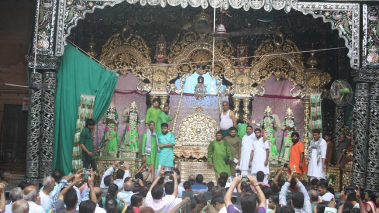 Mathura banke bihari temple donation box theft bank officer arrested