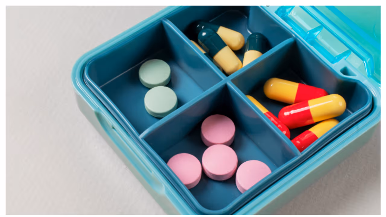 വീട്ടിൽ മരുന്നുകൾ സൂക്ഷിക്കുന്നത് ഇവിടെയാണോ; എങ്കിൽ സൂക്ഷിക്കണം വീട്ടിൽ മരുന്നുകൾ സൂക്ഷിക്കുന്നത് ഇവിടെയാണോ; എങ്കിൽ സൂക്ഷിക്കണം