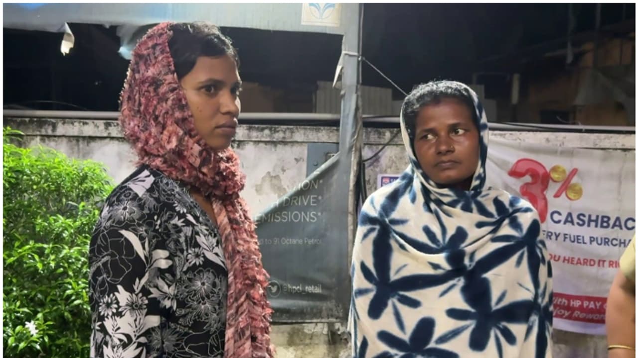 കയ്യിൽ ബാഗ്, കൂടെ കുട്ടി, സ്വർണ ലതയും ഗീതാഞ്ജലിയും; അതിരാവിലെ കെഎസ്ആർടിസിയിൽ പൊലീസ് പരിശോധന, കഞ്ചാവ് പിടികൂടി കയ്യിൽ ബാഗ്, കൂടെ കുട്ടി, സ്വർണ ലതയും ഗീതാഞ്ജലിയും; അതിരാവിലെ കെഎസ്ആർടിസിയിൽ പൊലീസ് പരിശോധന, കഞ്ചാവ് പിടികൂടി