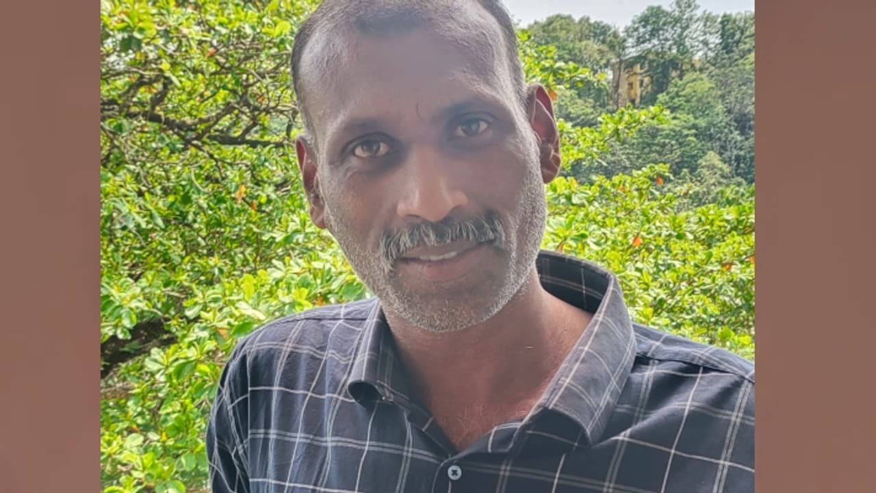 12 വയസുകാരിയെ ബലാത്സംഗം ചെയ്ത കേസ്; 42 കാരന് നാല് ജീവപര്യവും ഒരു ലക്ഷം രൂപ പിഴയും 12 വയസുകാരിയെ ബലാത്സംഗം ചെയ്ത കേസ്; 42 കാരന് നാല് ജീവപര്യവും ഒരു ലക്ഷം രൂപ പിഴയും