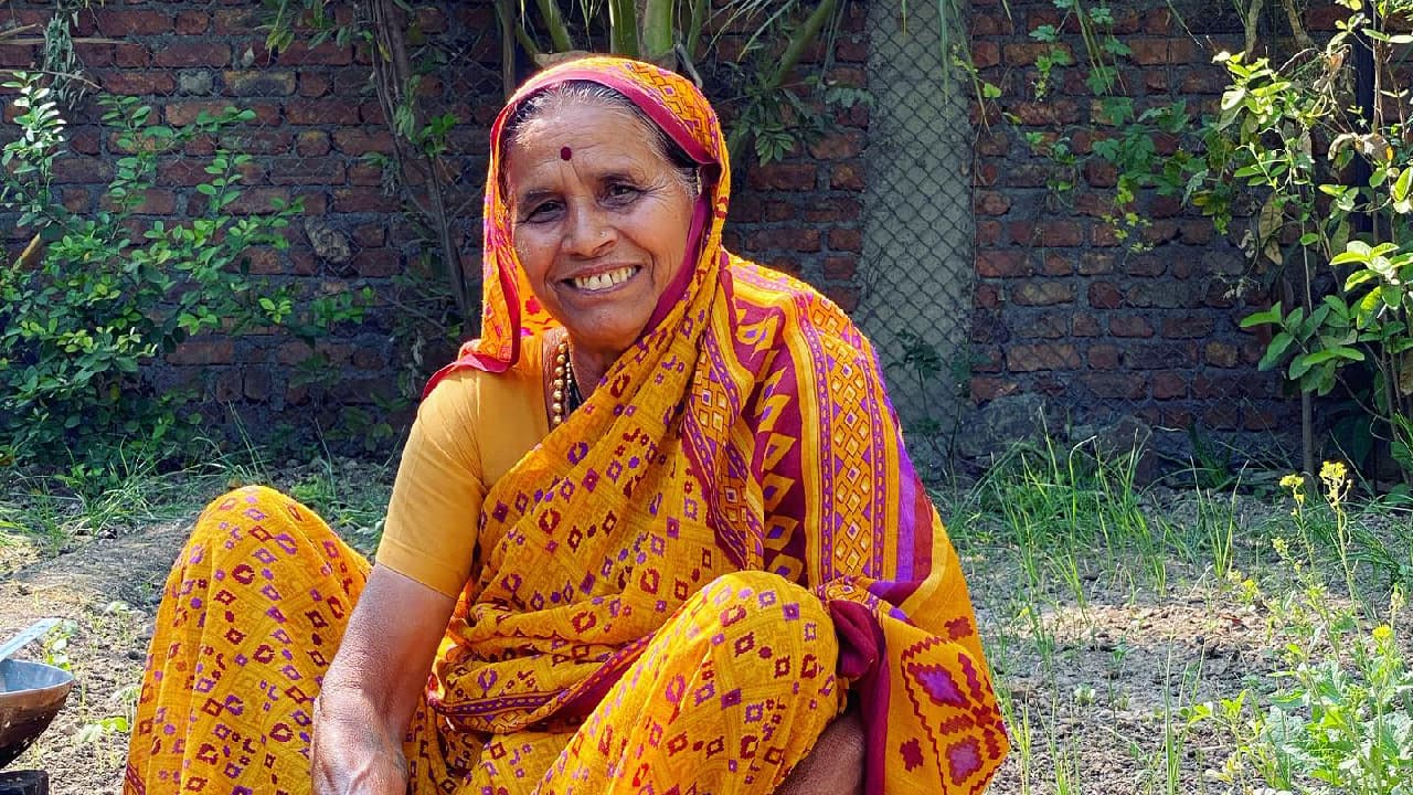 ಇಂಟರ್ನೆಟ್ ಬಗ್ಗೆ ಗೊತ್ತಿಲ್ಲದಿದ್ರೂ ತಿಂಗಳಿಗೆ 5 6 ಲಕ್ಷ ದುಡಿಯುತ್ತಿರೋ 74 ವರ್ಷದ ಅಜ್ಜಿ; ನಿಮ್ಮ ಹತ್ರ ಆಗಲ್ವಾ? ಇಂಟರ್ನೆಟ್ ಬಗ್ಗೆ ಗೊತ್ತಿಲ್ಲದಿದ್ರೂ ತಿಂಗಳಿಗೆ 5 6 ಲಕ್ಷ ದುಡಿಯುತ್ತಿರೋ 74 ವರ್ಷದ ಅಜ್ಜಿ; ನಿಮ್ಮ ಹತ್ರ ಆಗಲ್ವಾ?