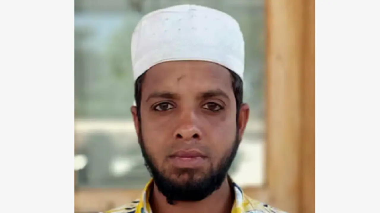 Bengaluru: ಮಾರಕಾಸ್ತ್ರಗಳಿಂದ ಕೊಚ್ಚಿ ಬರ್ಬರವಾಗಿ ಕೊಂದು ರಸ್ತೆಗೆ ಎಸೆದು ಪರಾರಿ! Bengaluru: ಮಾರಕಾಸ್ತ್ರಗಳಿಂದ ಕೊಚ್ಚಿ ಬರ್ಬರವಾಗಿ ಕೊಂದು ರಸ್ತೆಗೆ ಎಸೆದು ಪರಾರಿ!