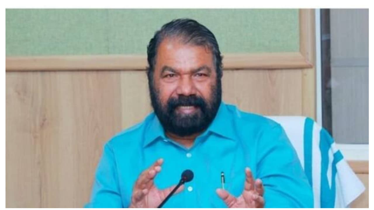 26 ലക്ഷം കുട്ടികൾക്ക് 4 കിലോ വീതം അരി നൽകും, പദ്ധതി ഉദ്ഘാടനം ചെയ്ത് മന്ത്രി വി ശിവൻകുട്ടി 26 ലക്ഷം കുട്ടികൾക്ക് 4 കിലോ വീതം അരി നൽകും, പദ്ധതി ഉദ്ഘാടനം ചെയ്ത് മന്ത്രി വി ശിവൻകുട്ടി