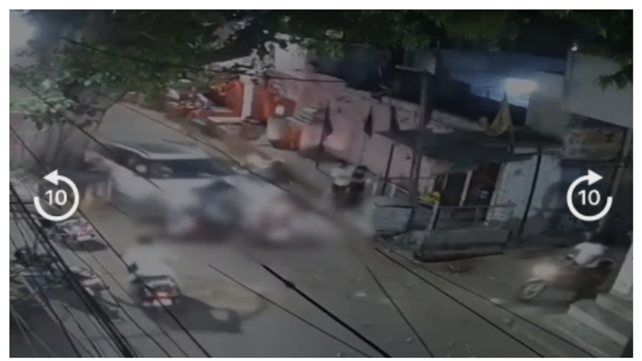 മദ്യപിച്ച് കാറോടിച്ചു, നിയന്ത്രണം നഷ്ടമായ വാഹനം ഇടിച്ച് മരിച്ചത് 2 പേര്; 8 പേര്ക്ക് പരിക്ക് മദ്യപിച്ച് കാറോടിച്ചു, നിയന്ത്രണം നഷ്ടമായ വാഹനം ഇടിച്ച് മരിച്ചത് 2 പേര്; 8 പേര്ക്ക് പരിക്ക്