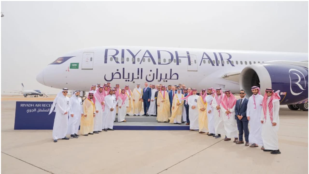 പറന്നുയരാൻ സൗദിയുടെ പുതിയ വിമാന കമ്പനി, ‘റിയാദ് എയറിന്’ എയർ ഓപ്പറേറ്റർ സർട്ടിഫിക്കറ്റ് പറന്നുയരാൻ സൗദിയുടെ പുതിയ വിമാന കമ്പനി, ‘റിയാദ് എയറിന്’ എയർ ഓപ്പറേറ്റർ സർട്ടിഫിക്കറ്റ്