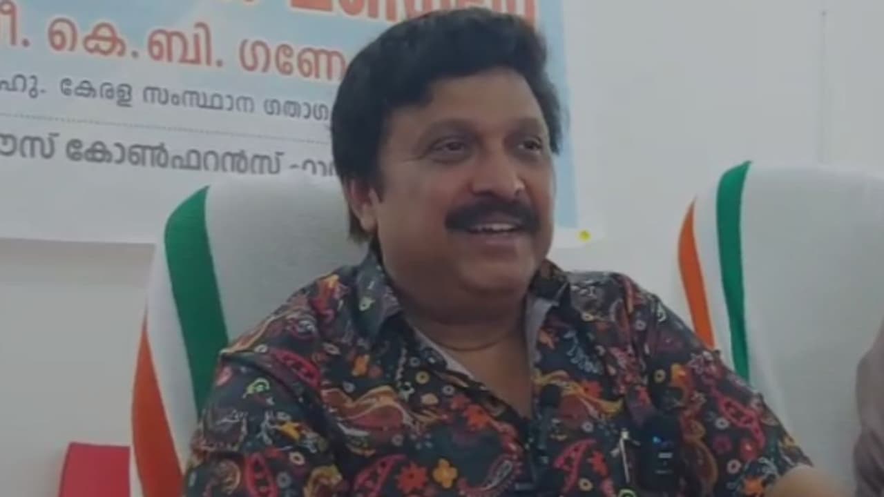 'ഷെയിം ഷെയിം, തൊപ്പിയെ പറ്റി പറഞ്ഞാൽ തൊപ്പിയല്ലേ എനിക്കെതിരെ സമരം ചെയ്യേണ്ടത്?' ഗണേഷ് കുമാർ