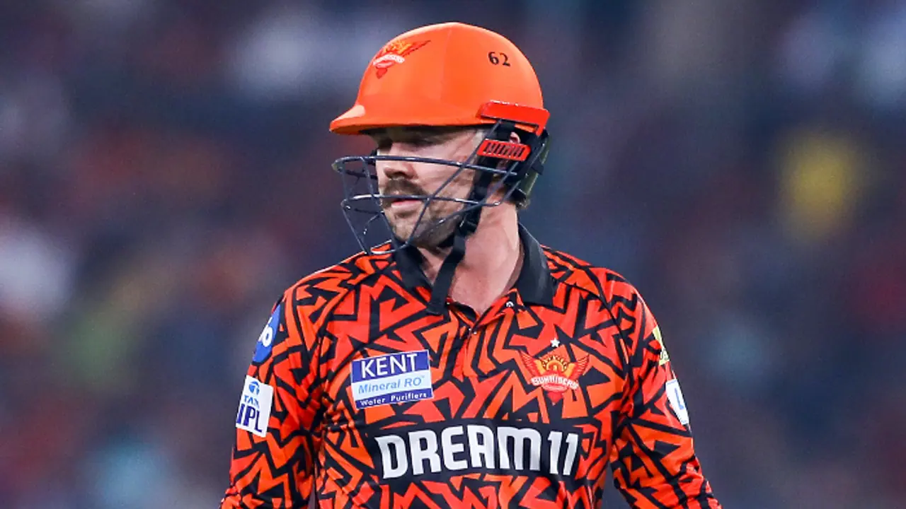  IPL 2025: SRH opener Head declines fan's request for a selfie in Hyderabad; Sparks privacy debate (WATCH)